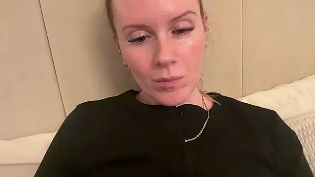 redheadrosie69 online show from November 2025 08:33:02 PM