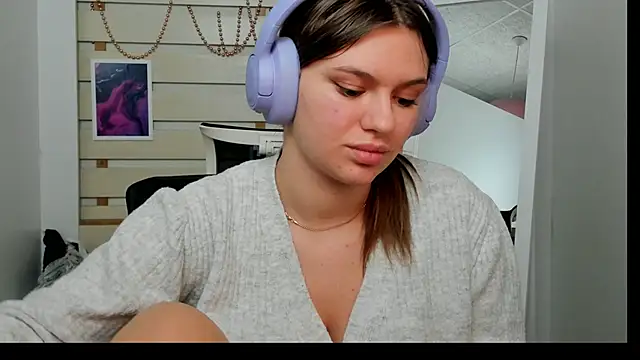 Josephine Kiss online show from January 2025 04:05:01 PM