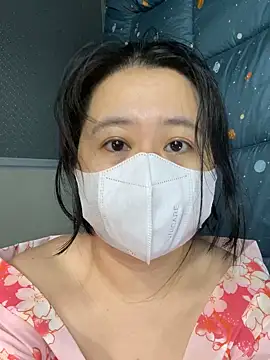 ninini92 online show from February 2025 01:16:01 PM