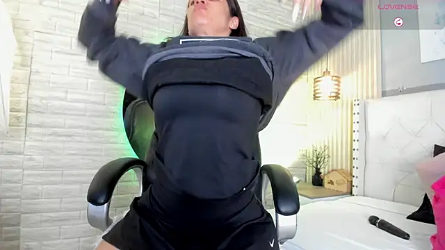 Snapshot of sussy__stone chatting on April 2026 11:55:02 AM sussy stone online show from April 2026 11:55:02 AM