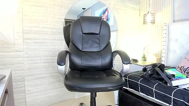 Snapshot of sussy__stone chatting on April 2026 11:37:01 AM sussy stone online show from April 2026 11:37:01 AM