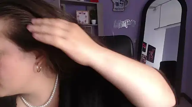 Snapshot of SaraThomso chatting on December 2024 06:20:02 AM SaraThomso online show from December 2024 06:20:02 AM