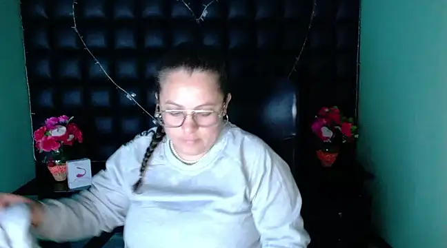 SaraThomso online show from December 2024 03:01:02 AM