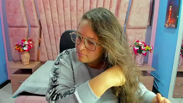 SaraThomso online show from February 2025 03:25:01 AM