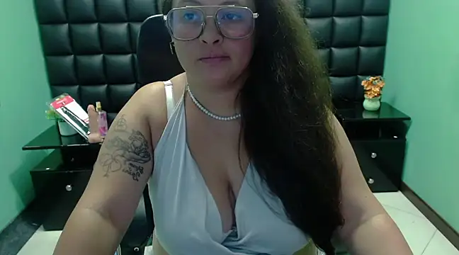 SaraThomso online show from March 2025 06:16:01 AM