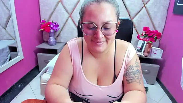 SaraThomso online show from December 2025 02:22:01 PM