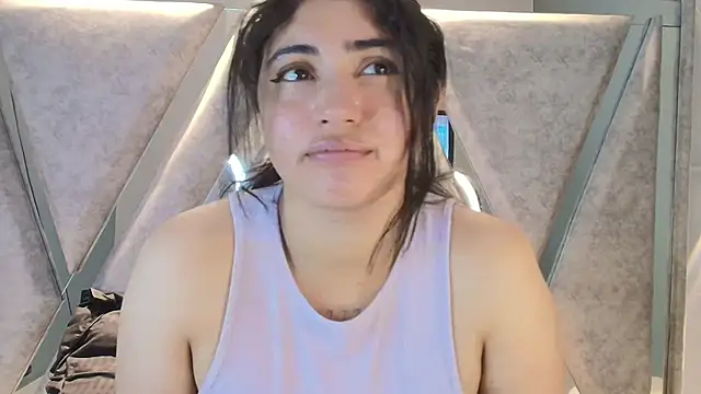 Danna 777  online show from September 2025 08:41:01 PM