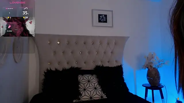 Tifanny Sweett online show from September 2025 03:17:01 PM