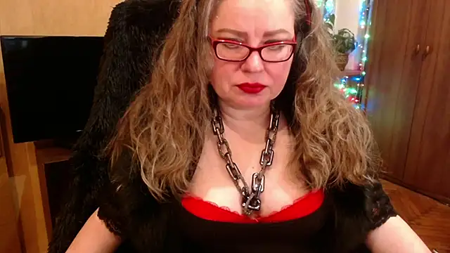 Snapshot of Miss_Tress chatting on December 2024 05:13:01 PM Miss Tress online show from December 2024 05:13:01 PM