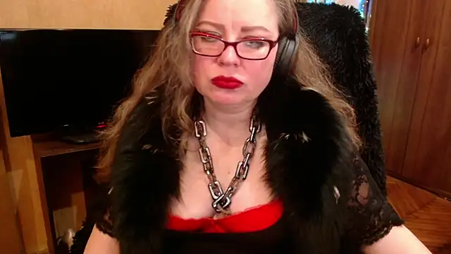 Snapshot of Miss_Tress chatting on December 2024 07:33:01 PM Miss Tress online show from December 2024 07:33:01 PM