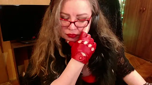 Snapshot of Miss_Tress chatting on December 2024 10:39:01 PM Miss Tress online show from December 2024 10:39:01 PM