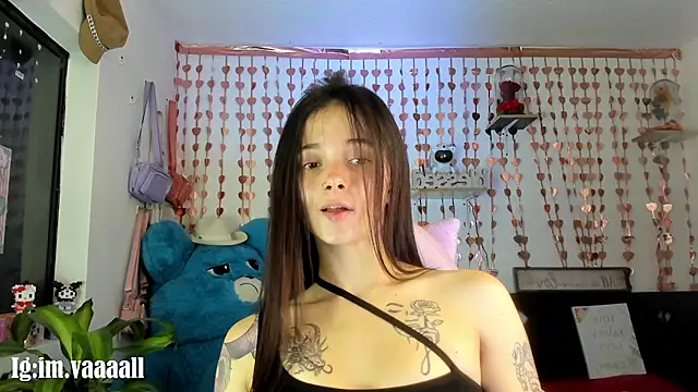 lucyy tay online show from October 2025 11:01:02 PM