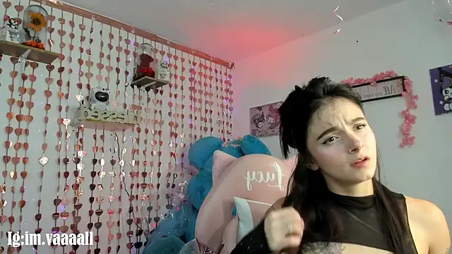 lucyy tay online show from November 2025 10:56:01 PM