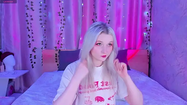 Snapshot of SweeteRose_Royce chatting on December 2024 02:30:01 PM SweeteRose Royce online show from December 2024 02:30:01 PM