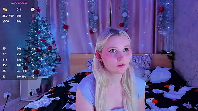 Snapshot of SweeteRose_Royce chatting on February 2025 04:58:02 PM SweeteRose Royce online show from February 2025 04:58:02 PM