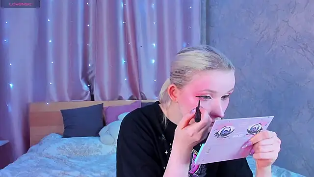 Snapshot of SweeteRose_Royce chatting on February 2025 03:05:02 PM SweeteRose Royce online show from February 2025 03:05:02 PM