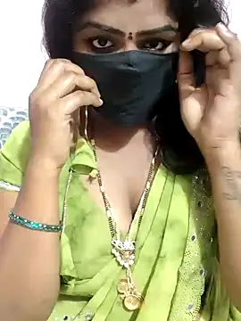 Snapshot of louise92 chatting on January 2025 05:03:02 AM louise92 online show from January 2025 05:03:02 AM