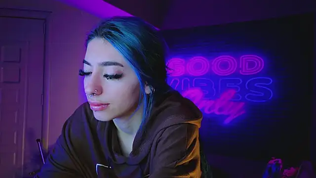 AriaVoss online show from January 2025 08:48:01 PM