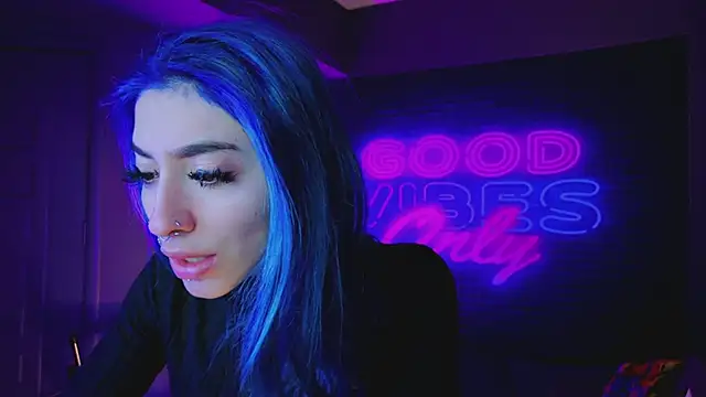 AriaVoss online show from January 2025 08:30:01 PM