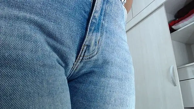 Amelia Debora Antonella online show from November 2025 12:55:01 PM