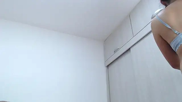 Amelia Debora Antonella online show from November 2025 12:49:01 PM