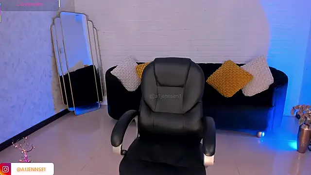 AllyJensen online show from October 2025 10:34:02 AM