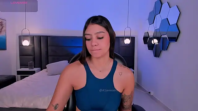 Snapshot of AllyJensen chatting on May 2026 10:43:01 AM AllyJensen online show from May 2026 10:43:01 AM