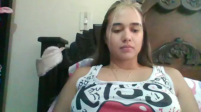 Snapshot of trianabell chatting on December 2024 07:16:02 PM trianabell online show from December 2024 07:16:02 PM