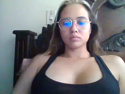 Snapshot of trianabell chatting on January 2025 05:31:01 PM trianabell online show from January 2025 05:31:01 PM