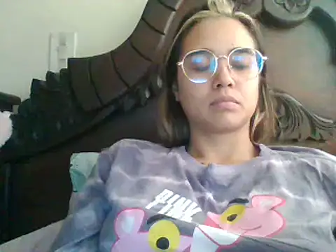 Snapshot of trianabell chatting on January 2025 05:26:02 PM trianabell online show from January 2025 05:26:02 PM