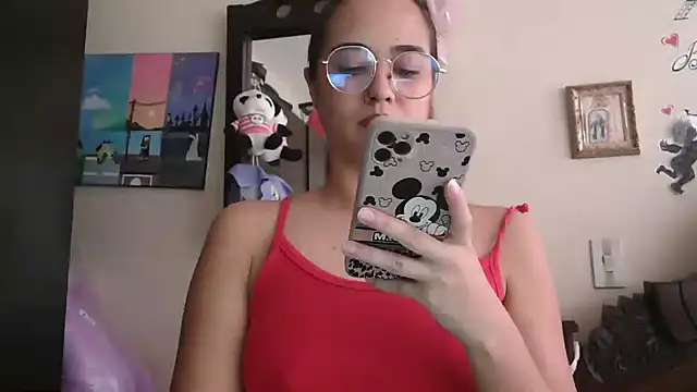 Snapshot of trianabell chatting on March 2026 06:13:01 PM trianabell online show from March 2026 06:13:01 PM