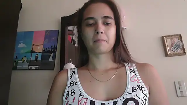 Snapshot of trianabell chatting on June 2026 04:01:01 PM trianabell online show from June 2026 04:01:01 PM