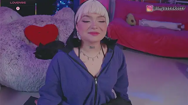 sensualkattt online show from December 2025 03:39:01 PM