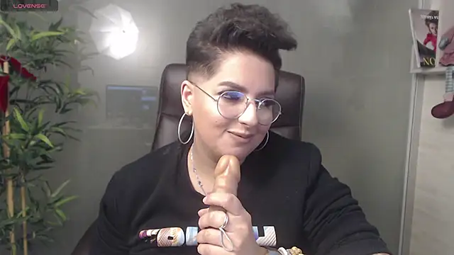 BustyAllyy online show from December 2024 11:39:02 PM