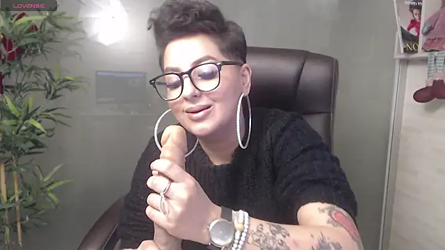 BustyAllyy online show from December 2024 09:51:02 PM