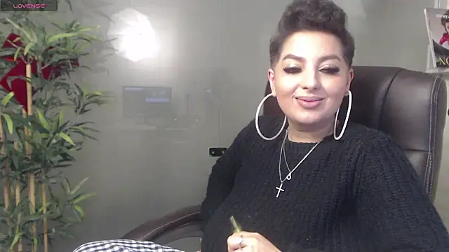 BustyAllyy online show from December 2024 01:18:01 AM