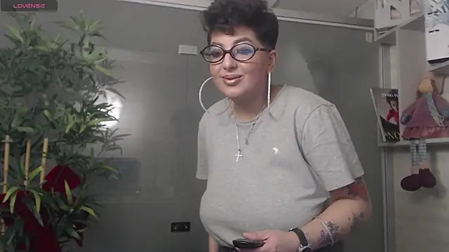 BustyAllyy online show from December 2024 10:11:02 PM