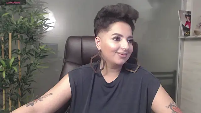 BustyAllyy online show from January 2025 12:44:02 AM