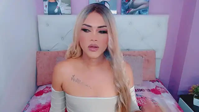 Snapshot of Amanda_bigx chatting on February 2026 07:05:01 AM Amanda bigx online show from February 2026 07:05:01 AM