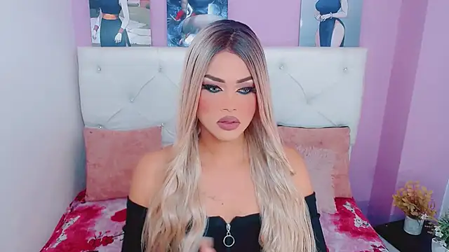 Snapshot of Amanda_bigx chatting on February 2026 06:47:01 AM Amanda bigx online show from February 2026 06:47:01 AM