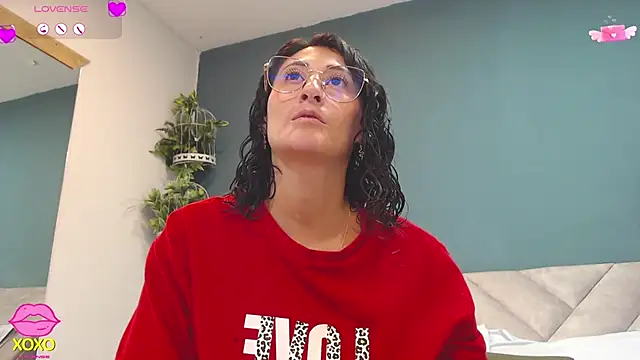 SharisWillian online show from March 2026 03:43:01 AM