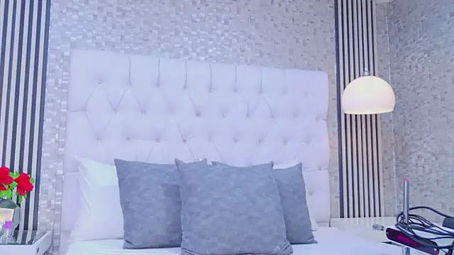 MiaSweeths online show from February 2026 03:24:02 AM