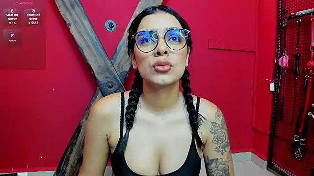 Foxy Assh  online show from June 2026 06:33:01 AM