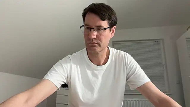 zxzx cam1 online show from April 2026 03:47:02 PM