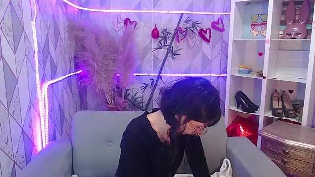 charlottemoonxz online show from September 2025 07:47:02 PM