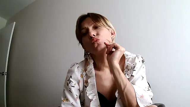 anechka1 online show from May 2026 05:43:01 PM