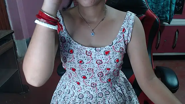 Angel Alison  online show from October 2025 06:07:01 PM