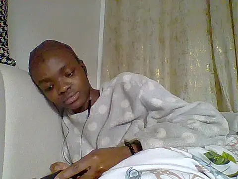 Snapshot of Saintadushe chatting on October 2025 11:15:01 PM Saintadushe online show from October 2025 11:15:01 PM