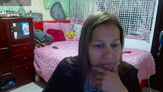 Snapshot of CaroMasha chatting on December 2024 11:07:01 AM CaroMasha online show from December 2024 11:07:01 AM