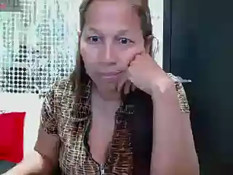 Snapshot of CaroMasha chatting on March 2025 06:32:01 PM CaroMasha online show from March 2025 06:32:01 PM